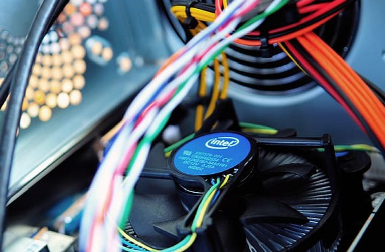 Intel muestra su nuevo chip de minería ASIC ‘energéticamente eficiente’