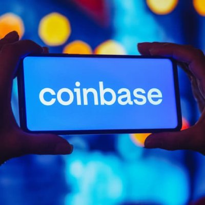Tras la victoria de Grayscale sobre la SEC con su ETF de Bitcoin, las acciones de Coinbase se dispara un 15%
