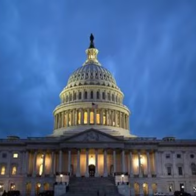 Coinbase Dona $25 Millones a Fairshake para Derrotar a 'Candidatos Anti-Cripto'